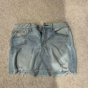 Gently used. Great Jean skirt. In tact!!